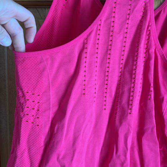 Fabletics Women’s XXL Hot Pink Workout Tank - Picture 3 of 5